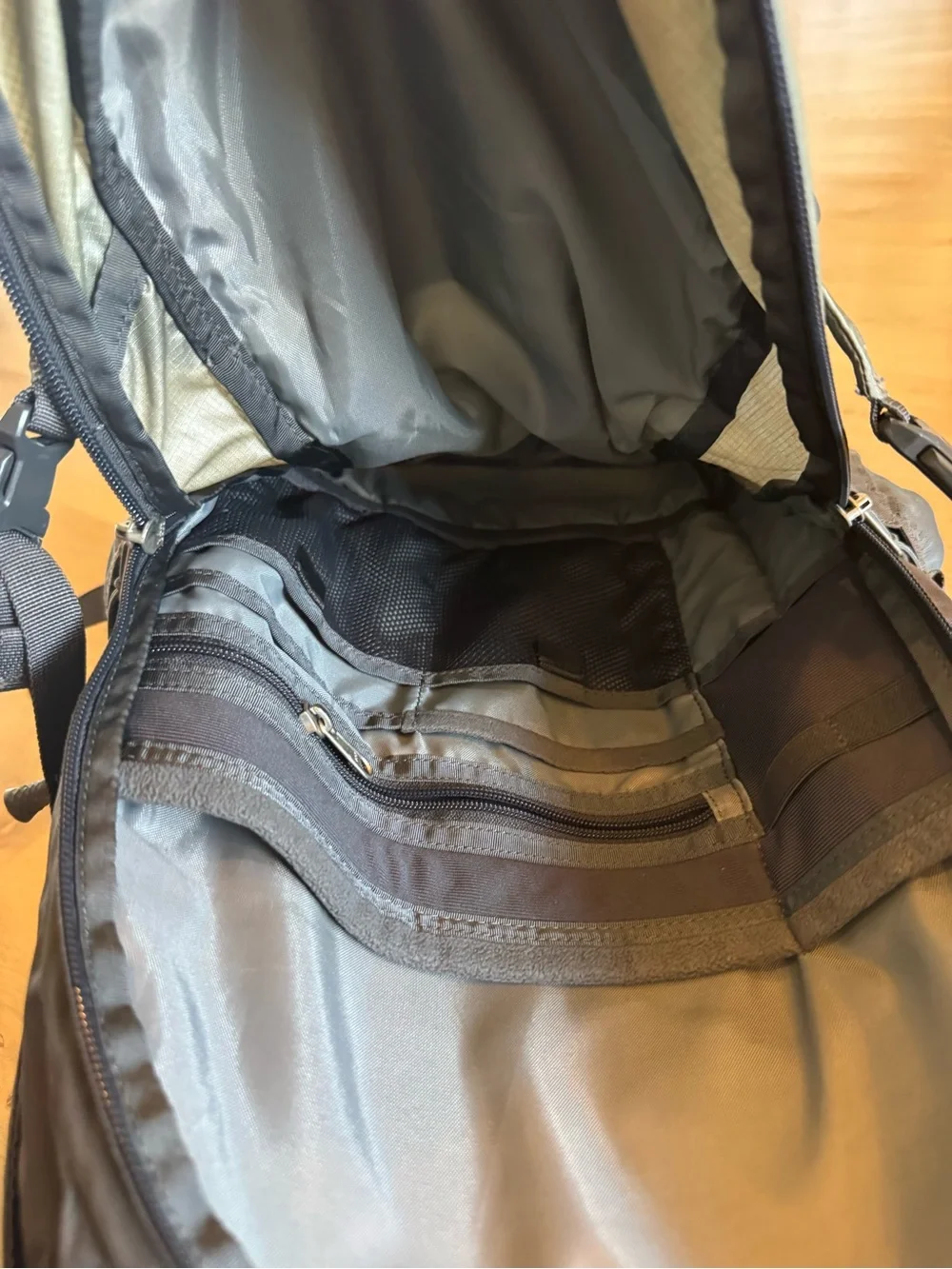 The North Face Borealis Classic black gray